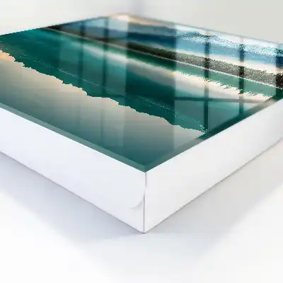 Spiegelung der Berge auf der Wasseroberfläche