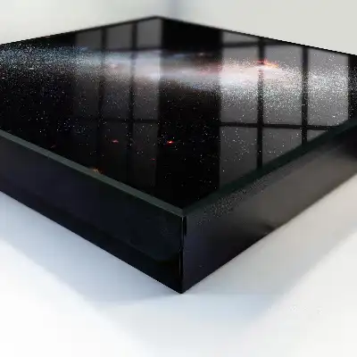 Das galaktische Mysterium der Schwärze des Weltraums