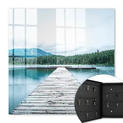 See der Ruhe, umgeben von Bergen