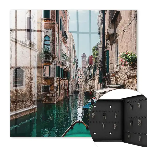 Kanal von Venedig mit historischen Gebäuden
