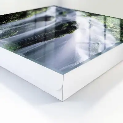 Grüner Wasserfall