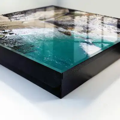 Wunderschöne Küste mit Klippen