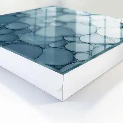 Blaue Blasen in verschiedenen Schattierungen
