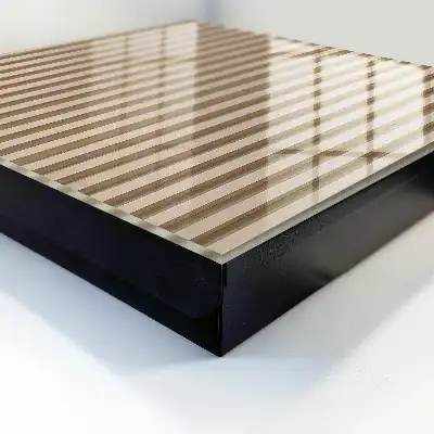 Wandbild mit beigen Linien in Textureffekt-Optik