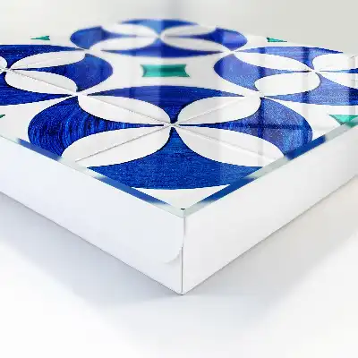 Geometrisches Motiv in blaugrünen Tönen