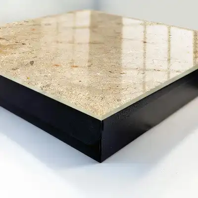 Tapete mit elegantem Steinmuster