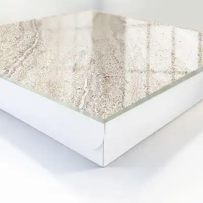 Heller Marmor mit natürlichen Mustern