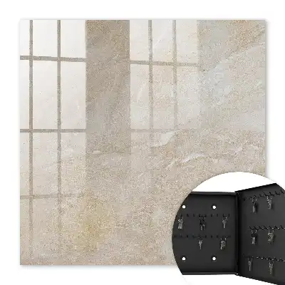 Mineralische Eleganz auf weißem Hintergrund