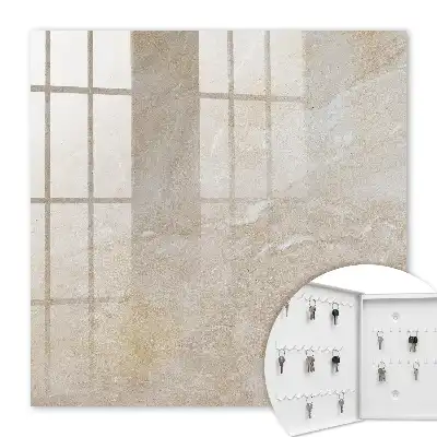 Mineralische Eleganz auf weißem Hintergrund