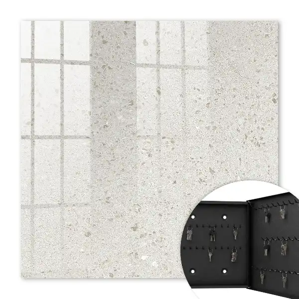 Minimalistischer Stein in Beige