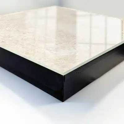 Cremige Eleganz mit natürlichen Motiven