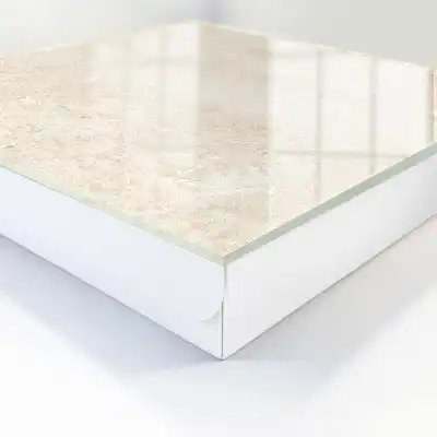 Cremige Eleganz mit natürlichen Motiven