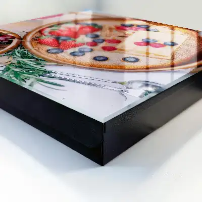 Obstfrühstück auf einem Holzteller