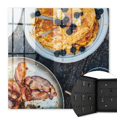 Hausgemachtes Frühstück mit Speck vom Holzfeuer