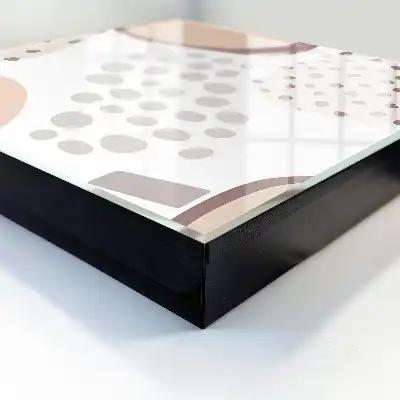 Wandbild mit organischen Formen in gedeckten Farben