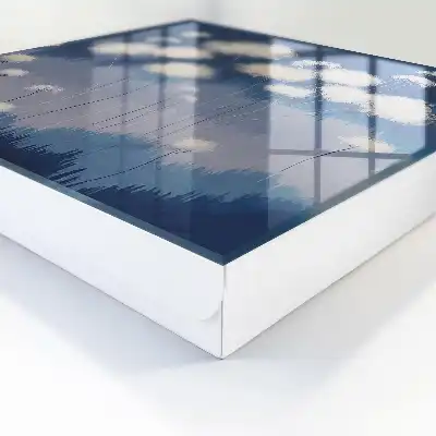 Löwenzahn der blauen Landschaft