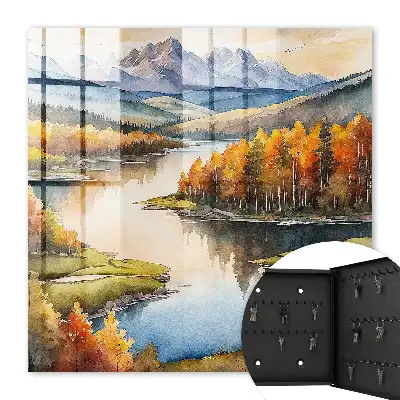 Herbstliche Berge mit Wald