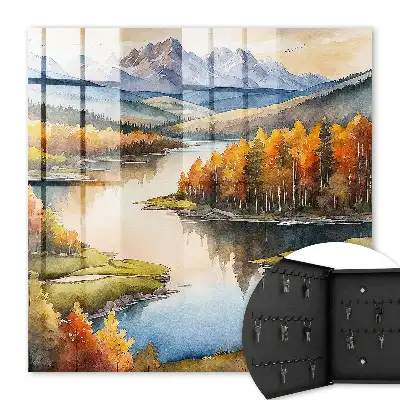 Herbstliche Berge mit Wald