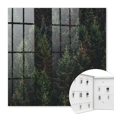 Ein grüner Wald voller Harmonie
