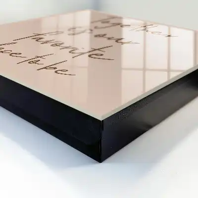 Wandschild mit der Inschrift Zusammen ist unser Lieblingsort