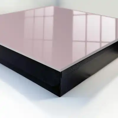 Zartes, minimalistisches Pastelllila