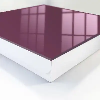 Burgunderrote Farbe, gleichmäßige Textur
