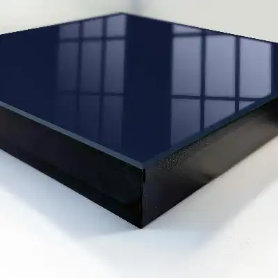 Dunkelmarineblau, modern und elegant