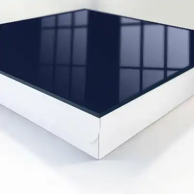 Dunkelmarineblau, modern und elegant