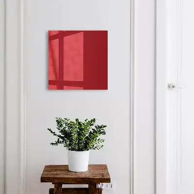Minimalistischer Stil in hellem Burgunderrot