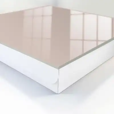 Warmes, gedecktes Beige, beruhigende Eleganz