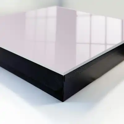 Zartes Flieder, Eleganz und Frieden