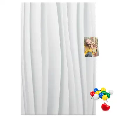 Korktafel mit Abstraktion von Linien und Formen