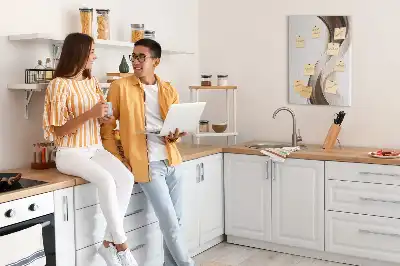 Kork-Pinnwand mit abstraktem Wellen-Motiv