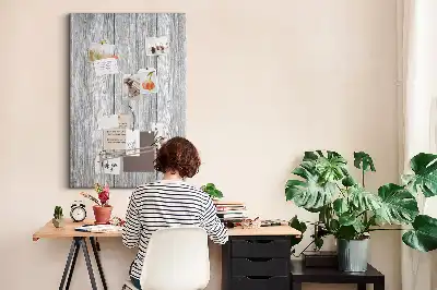 Korktafel mit Optik aus rohen Holzbrettern
