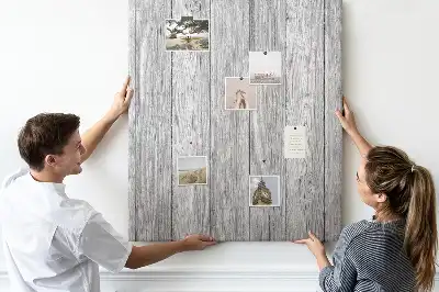 Korktafel mit Optik aus rohen Holzbrettern