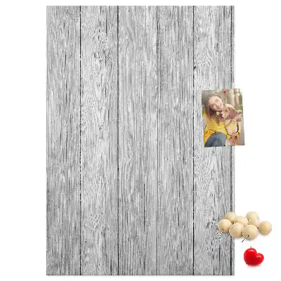 Korktafel mit Optik aus rohen Holzbrettern