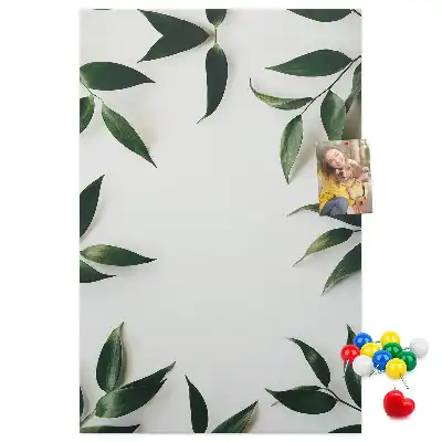 Korktafel in Form einer grünen Blattspitze