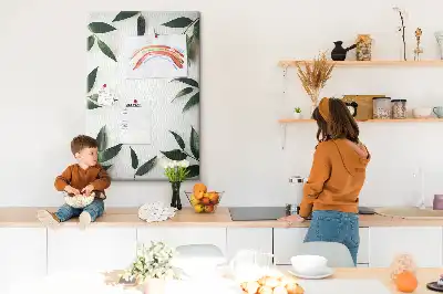 Korktafel in Form einer grünen Blattspitze
