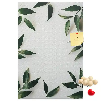 Korktafel in Form einer grünen Blattspitze