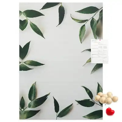 Korktafel in Form einer grünen Blattspitze