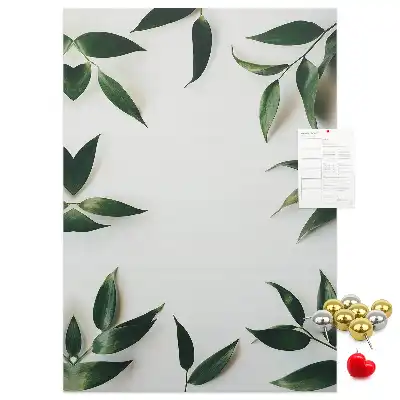 Korktafel in Form einer grünen Blattspitze