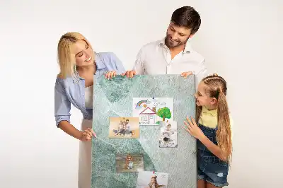 Korktafel in Marmorblock-Optik