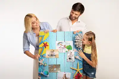 Pinnwand aus Naturholzbrettern