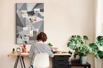 Pinnwand aus Kork mit geometrischer Komposition