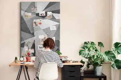 Pinnwand aus Kork mit geometrischer Komposition