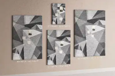 Pinnwand aus Kork mit geometrischer Komposition