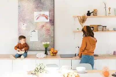 Korktafel mit Motiv verschüttete Farbflecken