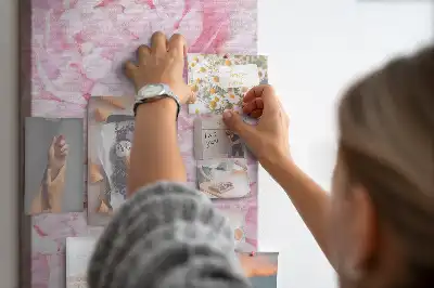 Pinnwand mit Sommerblumen-Motiv