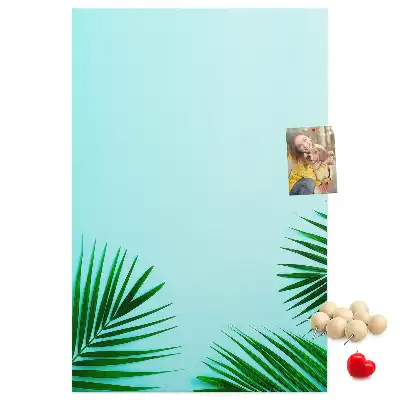 Pinnwand mit abstraktem Blattmotiv