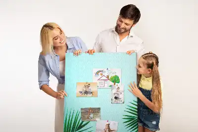 Pinnwand mit abstraktem Blattmotiv